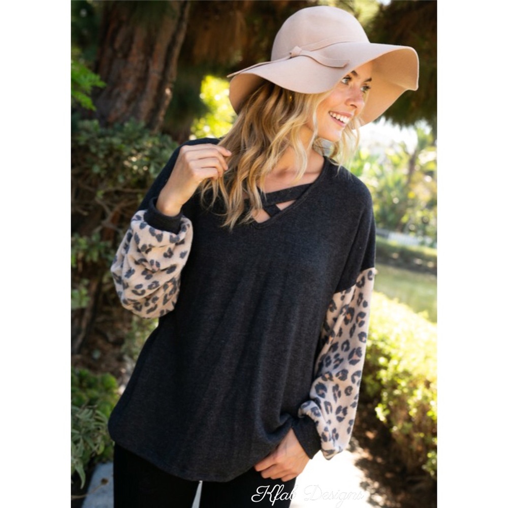❤️LAST 1! Soft Lace Up V Neck Animal Print Top! - Picture 11 of 14